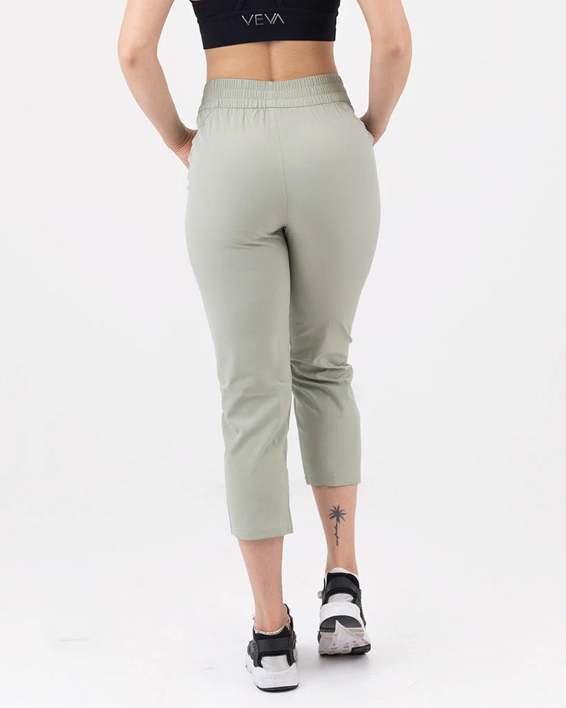 VEVAwear Casual Capri Pants Menthol Green – close-up detail